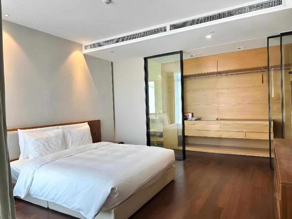 Grand Madison Qingdao Harbour-View Central（Former Qingdao Farglory Hotel） Exterior foto